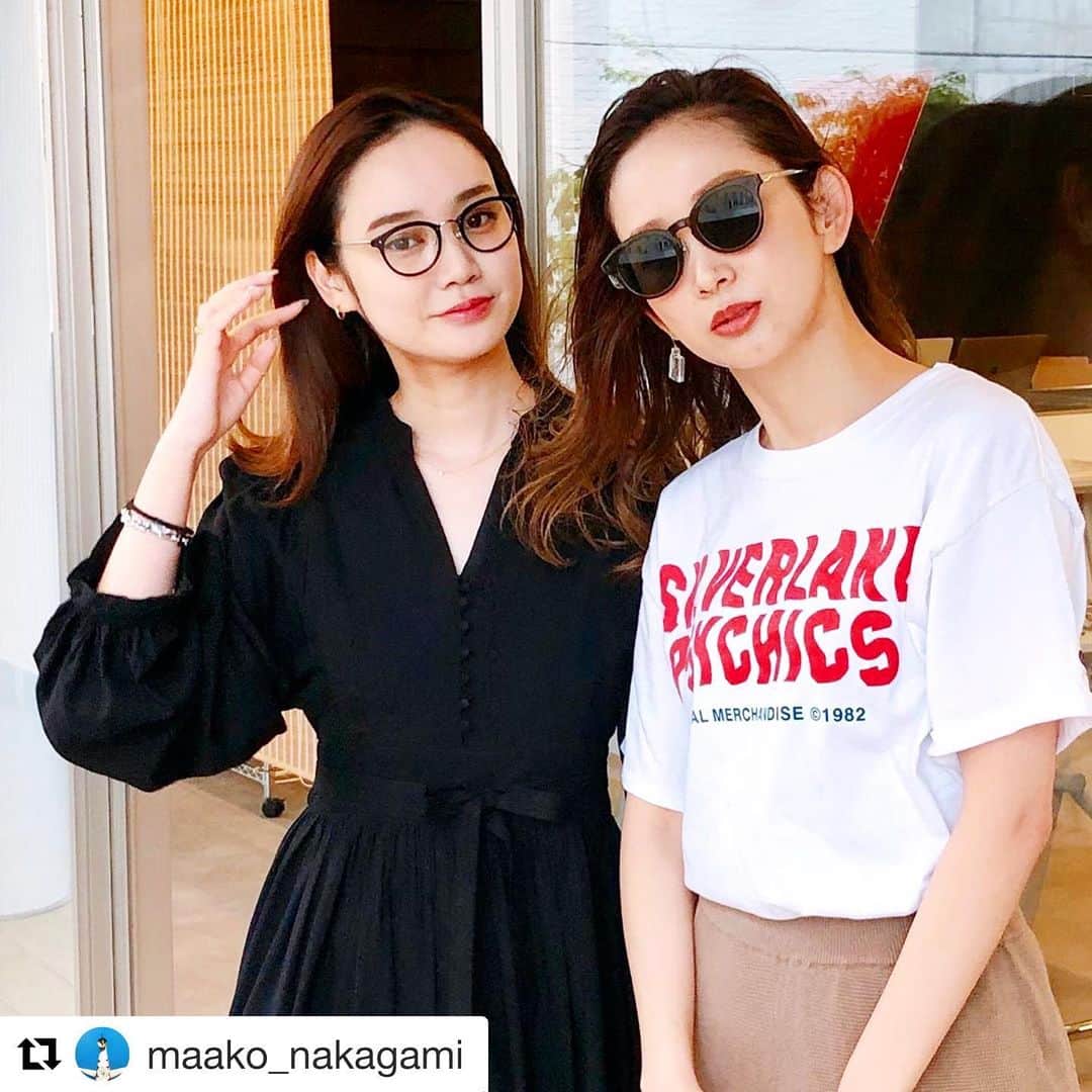西本早希のインスタグラム：「・ @lavid_eyewear で まあこちゃんに遭遇 🥰! 相変わらず 元気で美しかった ♡ テレビで見るから ひさびさ感なかったなぁ 😂 #Repost @maako_nakagami (@get_repost) ・・・ 今日もお天気よかったね🥳🌻そして @lavid_eyewear の展示会に行ったら @saki1022 も居てもっとるんるんー🥰相変わらずのテンションと可愛さだたお🌻」