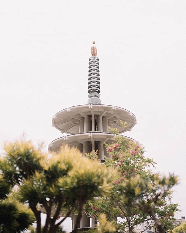 MR PORTERのインスタグラム：「From Japan to Japantown—a little slice of Tokyo in San Fransico ⛩⠀ -⠀ 📷 @ericluis #MRPORTERTheJapanEdit #日本特集 🇯🇵 ⠀」