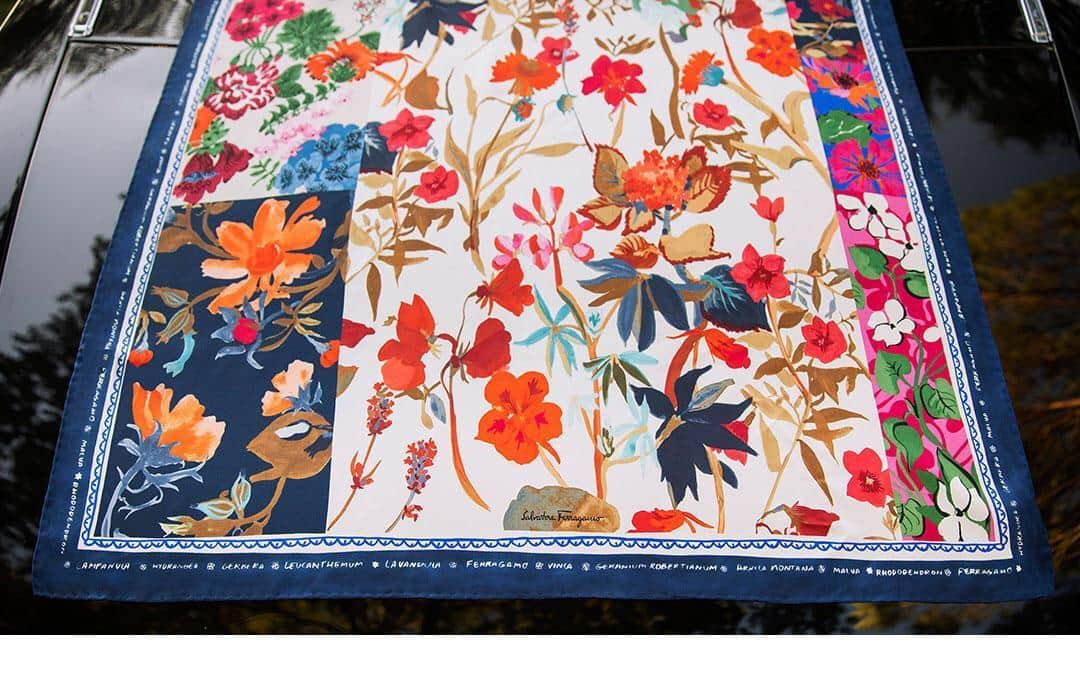 サルヴァトーレ・フェラガモさんのインスタグラム写真 - (サルヴァトーレ・フェラガモInstagram)「Whimsical floral patterns burst into life on an elegant silk twill foulard featuring Latin inscriptions for flowers along with the Ferragamo signature.  Explore the Link in Bio for more delightful gifts #MothersDay #Ferragamo」5月13日 0時18分 - ferragamo