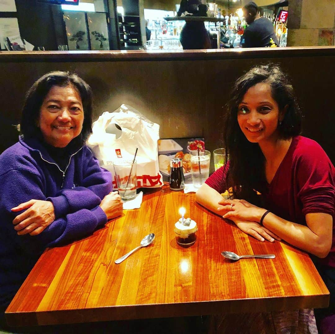 アマンダ・エボラさんのインスタグラム写真 - (アマンダ・エボラInstagram)「“I can imagine no heroism no greater than motherhood” - Lance Conrad  Happy Mother’s Day to my mom and all the mothers out there #superheroes 💐💕🤱🏼 #springbreak #weddingdressshopping #christmas #thanksgiving #birthday #floridavisits」5月13日 0時19分 - acevora84