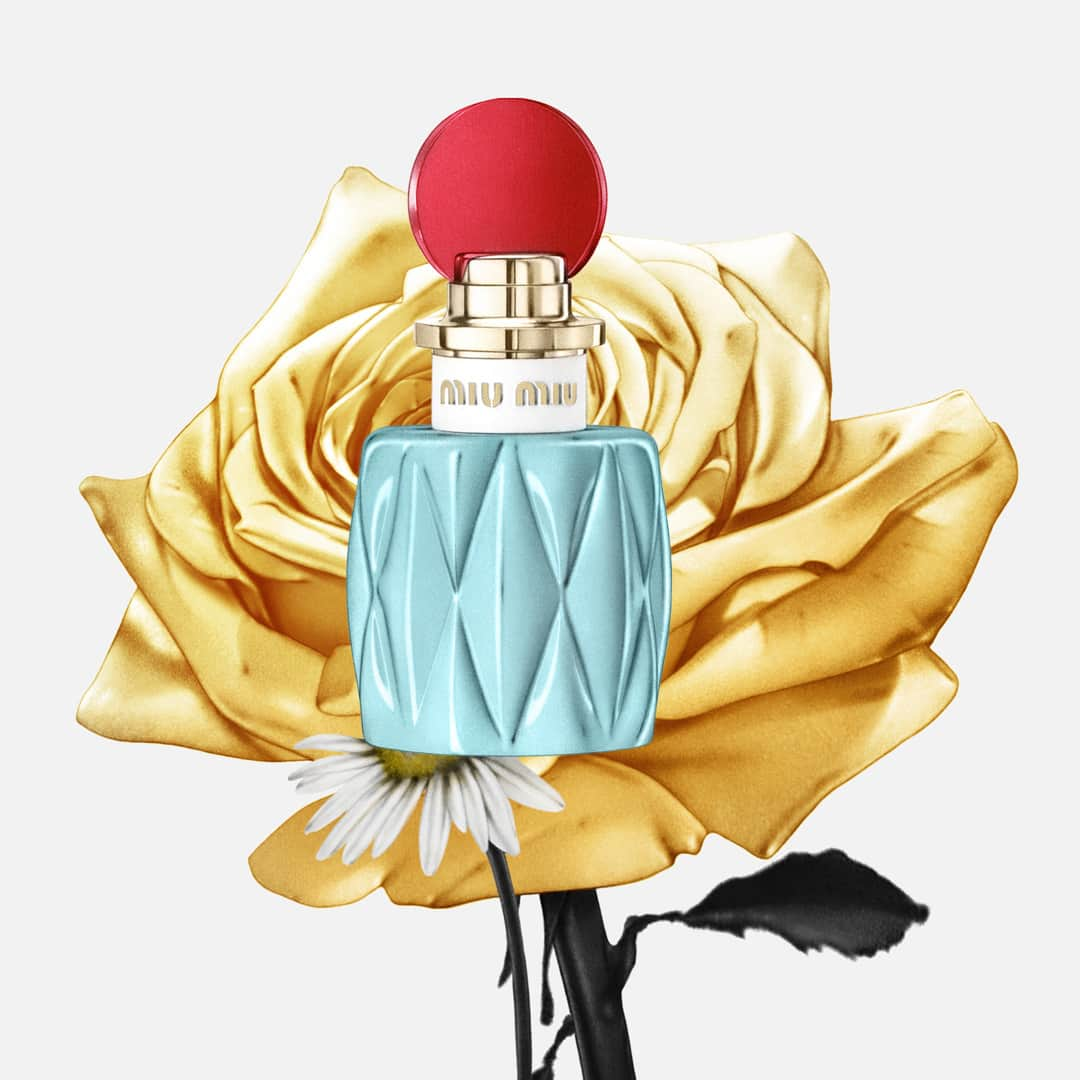 Miu Miuさんのインスタグラム写真 - (Miu MiuInstagram)「Sweet notes for mom: the #MiuMiu eau de parfum by @MagdaAntoniuk」5月13日 0時30分 - miumiu