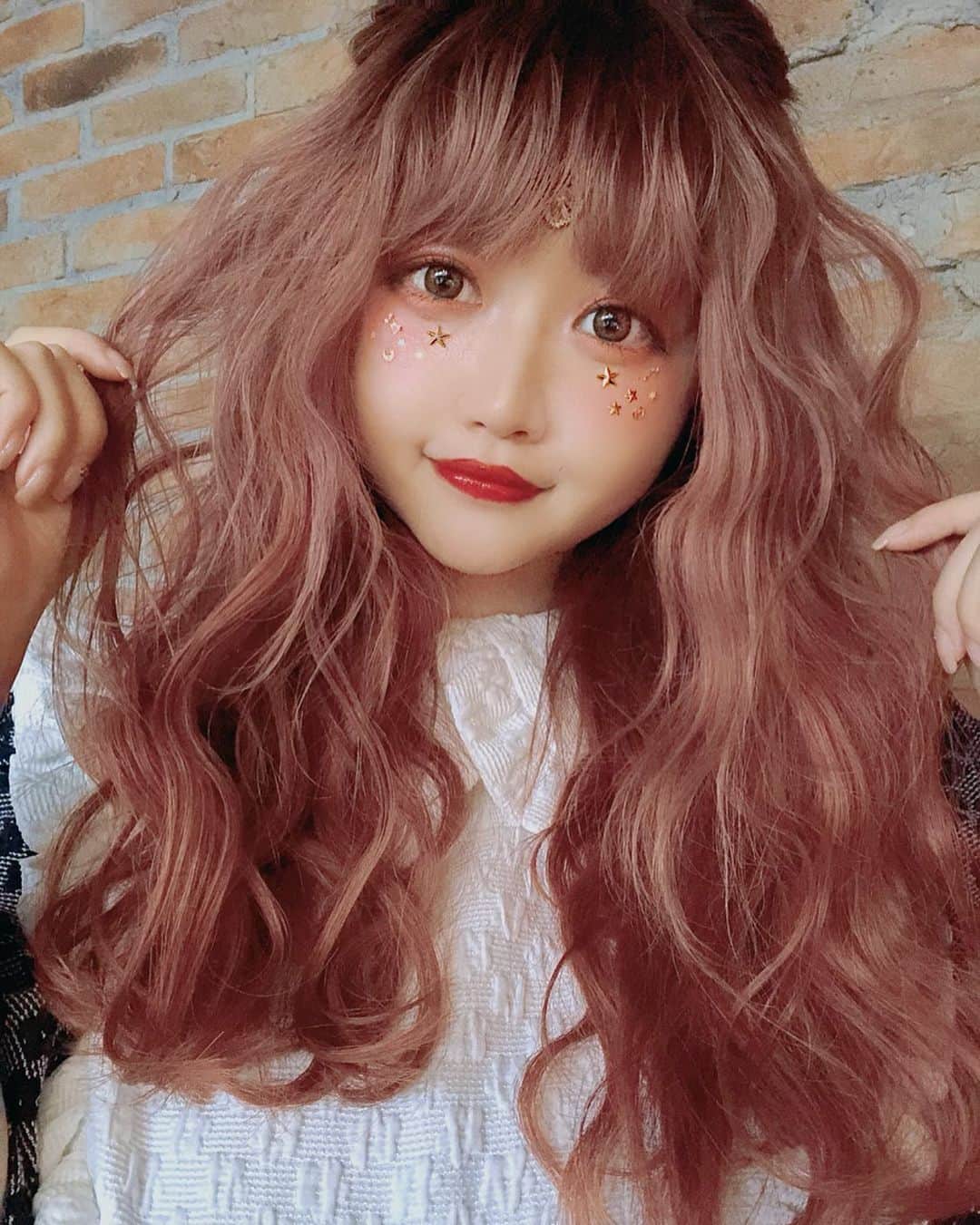 のインスタグラム：「わたしはあなたにとってどんな存在なの？ 秘密にするからおしえて  hair&make @he_to_mean」