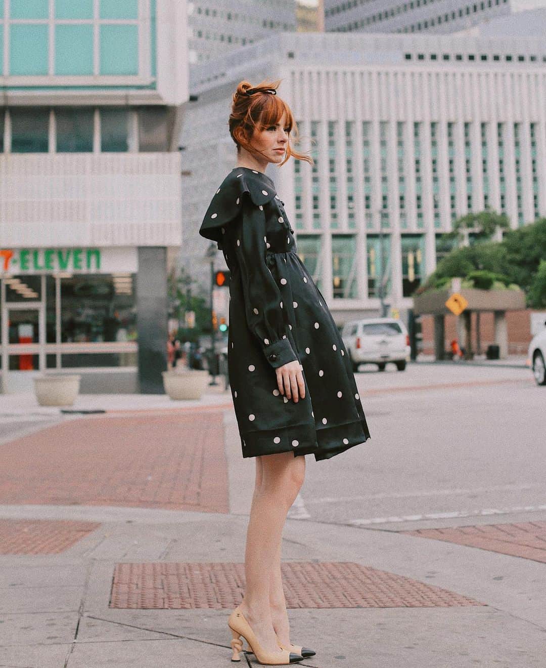 ジェーン・アルドリッジのインスタグラム：「☔️☔️☔️ Vintage Geoffrey Beene from @desertvintage 🖤」