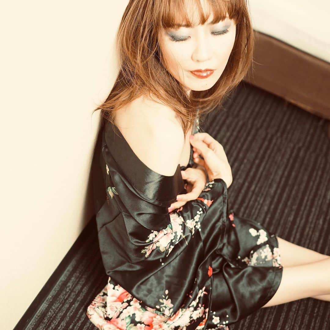 麻生真里さんのインスタグラム写真 - (麻生真里Instagram)「いつかの作品撮り♡ #portrait #portraitmood #portrait_star #portraits_ig #portrait_shots #likes #portrait_universe #disabledfashion #wheelchairgirl  #wheelchairbarbie #best_photogram #wheelchairlife #ポートレートモデル #カメラマンさん募集 #モデル #作品撮りモデル #麻生真里 #写真が好きな人と繋がりたい #写真撮ってる人と繋がりたい #Japanesedress #浴衣 #着物 #車椅子モデル #車椅子タレント #被写体 #ポートレートモデル  #フリーモデル #ポートレート #カメラマンさんと繋がりたい」5月13日 0時40分 - mariaso_official