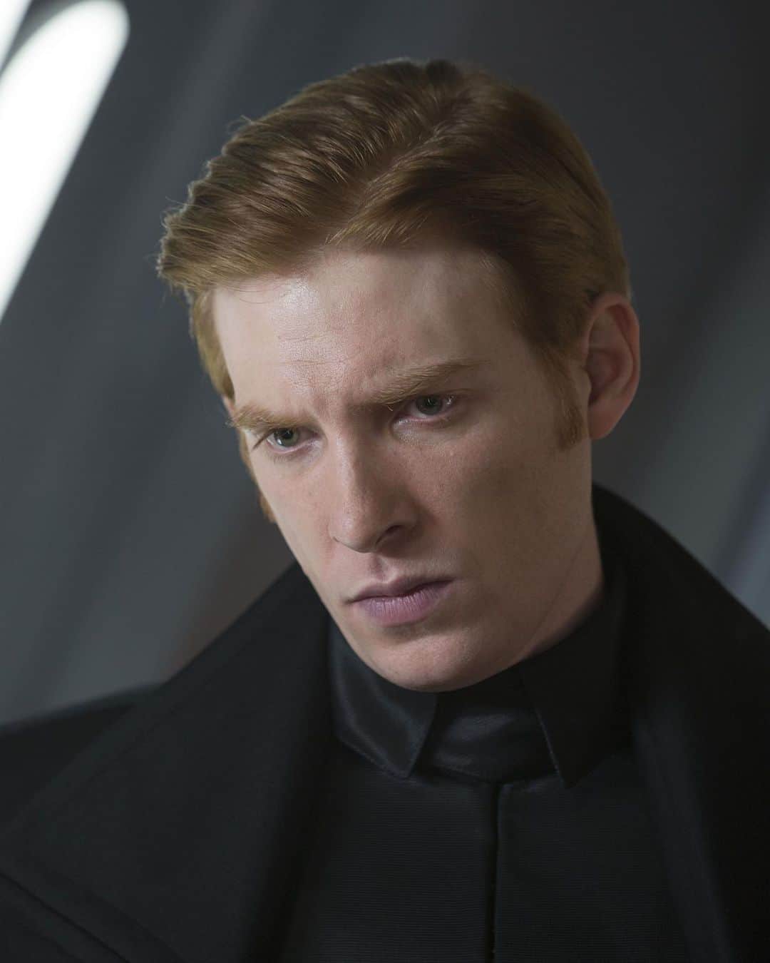 スター・ウォーズさんのインスタグラム写真 - (スター・ウォーズInstagram)「Sending many birthday wishes (and hugs) to General Hux himself, Domhnall Gleeson!」5月13日 0時51分 - starwars