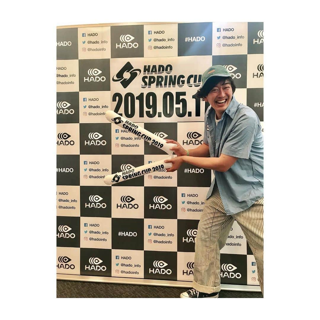 高道さんのインスタグラム写真 - (高道Instagram)「『HADO SPRING CUP』 現実でビームや魔法を撃って対戦できるARスポーツ。身体を動かして、手からエナジーボールを射出、腕を振り上げてバリアで攻撃を防御して対戦相手と戦えるテクノスポーツ。  初体験させてもらいました。 楽しかったのは楽しかったですが、お顔の通り、上手くは出来ませんでした( ⌯᷄௰⌯᷅ ) ただ、これはハマります！！！ ・ ・ ・ #ARスポーツ #テクノスポーツ #HADO #エナジーボール #東京 #品川インターシティーホール #わちゃわちゃぴーぽー #わちゃごなピーポー #ANATSUCHI #SLAMDIVA #思考行結あひる組 #EXPENDABLES #ヒュブリス #華より酒！」5月13日 0時47分 - minnanotakamichi