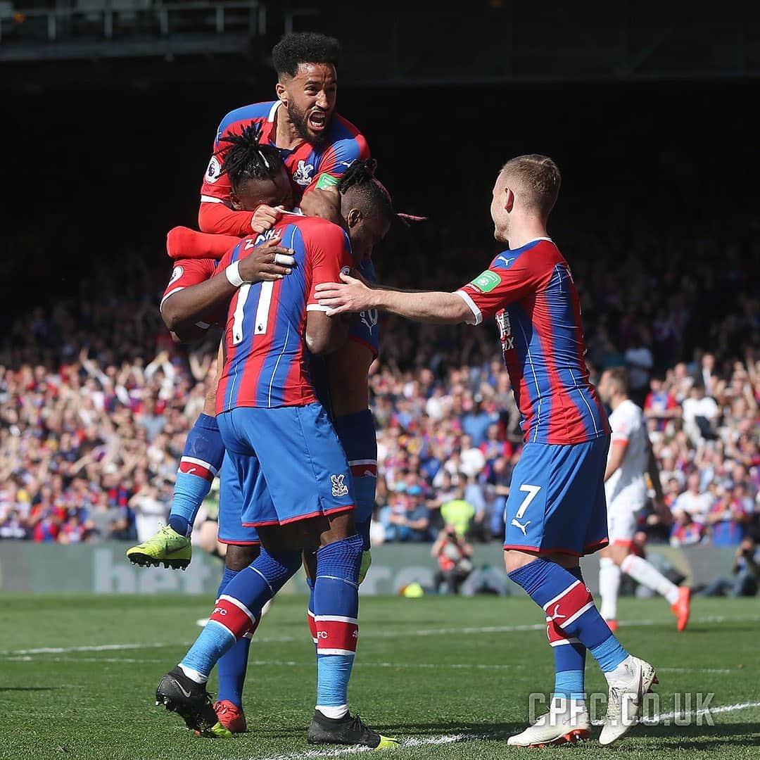 クリスタル・パレスFCさんのインスタグラム写真 - (クリスタル・パレスFCInstagram)「Its 🖐!!! #CPFC 🦅 #CRYBOU」5月13日 0時48分 - cpfc