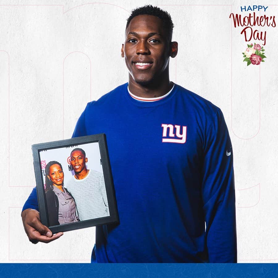 New York Giantsさんのインスタグラム写真 - (New York GiantsInstagram)「Happy #MothersDay 💙 Thank you for everything you do!」5月13日 0時54分 - nygiants