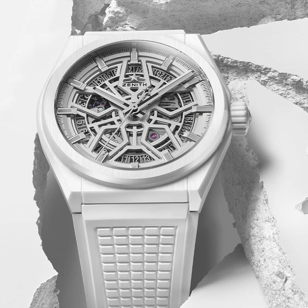 のインスタグラム：「#DefyClassic: Because nothing is quite as pure and enduring as a mother’s love. Zenith wishes you a Happy Mother’s Day with the DEFY Classic in White Ceramic.  #Zenith #ZenithWatches #ZenithDefy #Watches #Relojes #Oroloji #Montres #Dailywatch #WatchesofInstagram #Watch #WatchFam #WatchCollector #Horology #Watchgeek #Luxury」