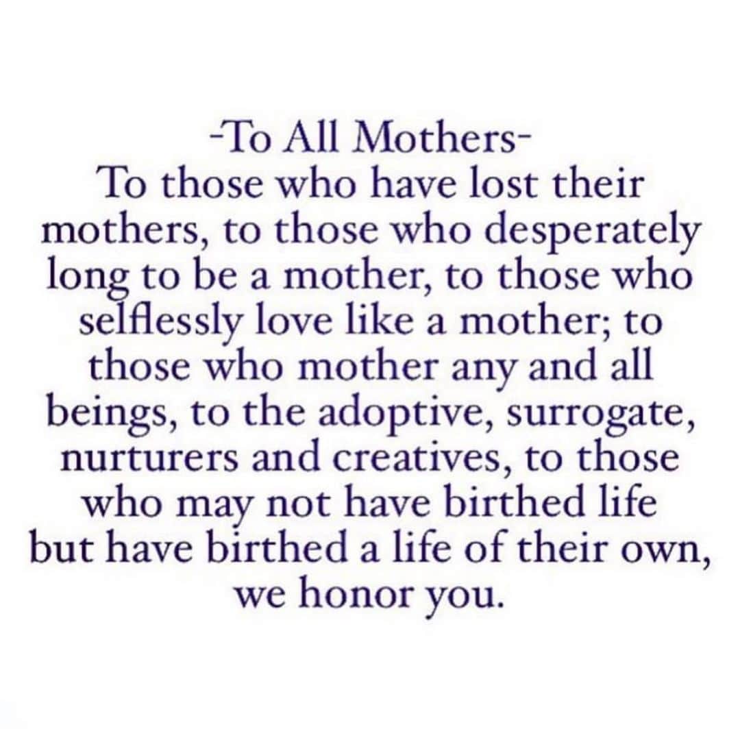 ミシェル・モナハンさんのインスタグラム写真 - (ミシェル・モナハンInstagram)「To the mom in ALL of us. 💞 #happymothersday #ihonoryou @mantalks」5月13日 0時58分 - michellemonaghan