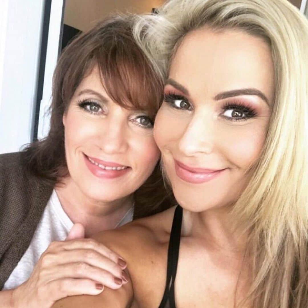 WWEさんのインスタグラム写真 - (WWEInstagram)「Happy #MothersDay to all of the special mothers out there! 🥰💐」5月13日 1時01分 - wwe