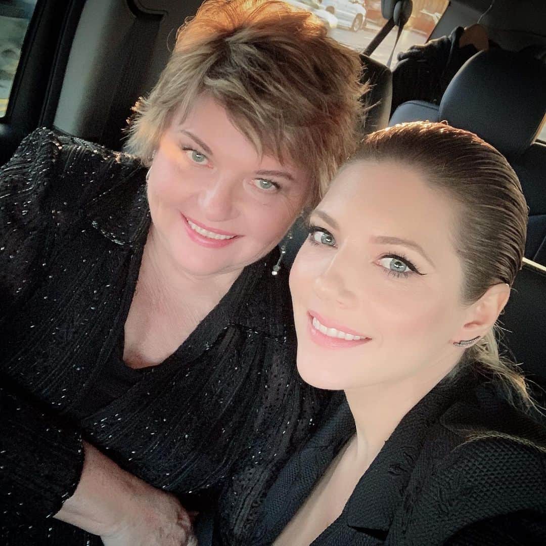 キャサリン・ウィニックのインスタグラム：「Meet my amazing MOM. ❤️ Happy Mother’s Day!」