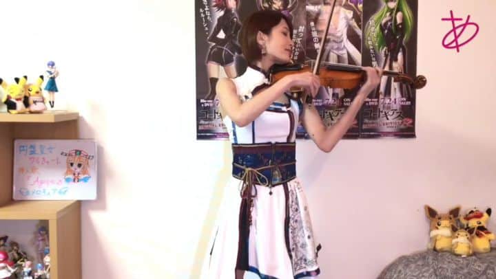 のインスタグラム：「Ayasa channel最新作٩(ˊωˋ*)و ・ Instagramにアップするのがとてもとても遅くなってしまいましたが💦💦 平成最後のAyasa channel作品は 平成アニソン大賞のベスト楽曲賞受賞曲👑 アニメ『円盤皇女ワるきゅーレ』挿入歌『Agape(メロキュア)』を弾いてみました🎻 📺https://youtu.be/Y8UDY54puyQ . お恥ずかしながらこの曲のことは平成アニソン大賞で初めて知りました💡 曲調もメロディも歌詞も何から何まで素敵な曲...💙💛 まだまだ知らないアニソンの名曲が沢山あることを改めて実感しましたわ( ´-` )✨✨✨ . 平成最後にまた一つ素晴らしい楽曲に出逢えたこと、そしてアニソン神曲溢れる平成の時代に感謝の気持ちを込めて弾かせていただきました🎻🎶 . 気づけばAyasa channelも今回で60作目！！！ いつも私の演奏動画を観て下さっている皆様には心から感謝です🙇✨ 令和の時代も沢山のアニソンを弾きまくっていきたいと思いますので、引き続きこれからもよろしくお願いします🐈💕 . ありがとう平成の日々よ...👑 ・ ・ #ayasachannel #ヲタリスト  #バイオリン #弾いてみた #violincover #violinist #バヨリン弾き #5string #5弦バイオリン #円盤皇女ワるきゅーレ #agape #メロキュア #平成アニソン大賞」