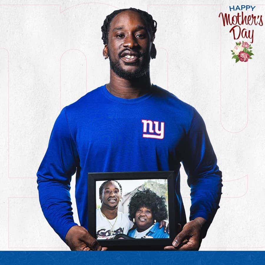 New York Giantsさんのインスタグラム写真 - (New York GiantsInstagram)「To all the wonderful moms out there, Happy #MothersDay!」5月13日 1時25分 - nygiants