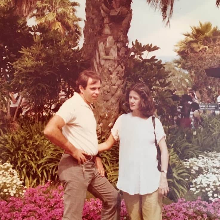 Monica Sordoのインスタグラム：「✨L.A. May, 1981✨ Mom’s first Mother’s Day! 🤰🏻」