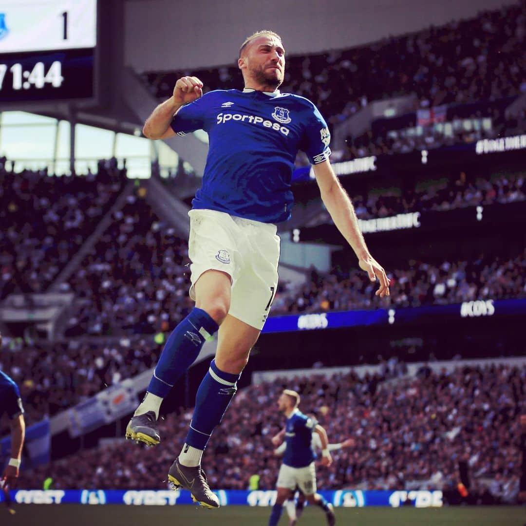 エヴァートンFCさんのインスタグラム写真 - (エヴァートンFCInstagram)「CENK TOSUN. 👏🏼 • • • #efc #everton #premierleague #epl #pl #football #goal #celebration #cenktosun #tosun #tosunpaşa #turkiye」5月13日 1時36分 - everton