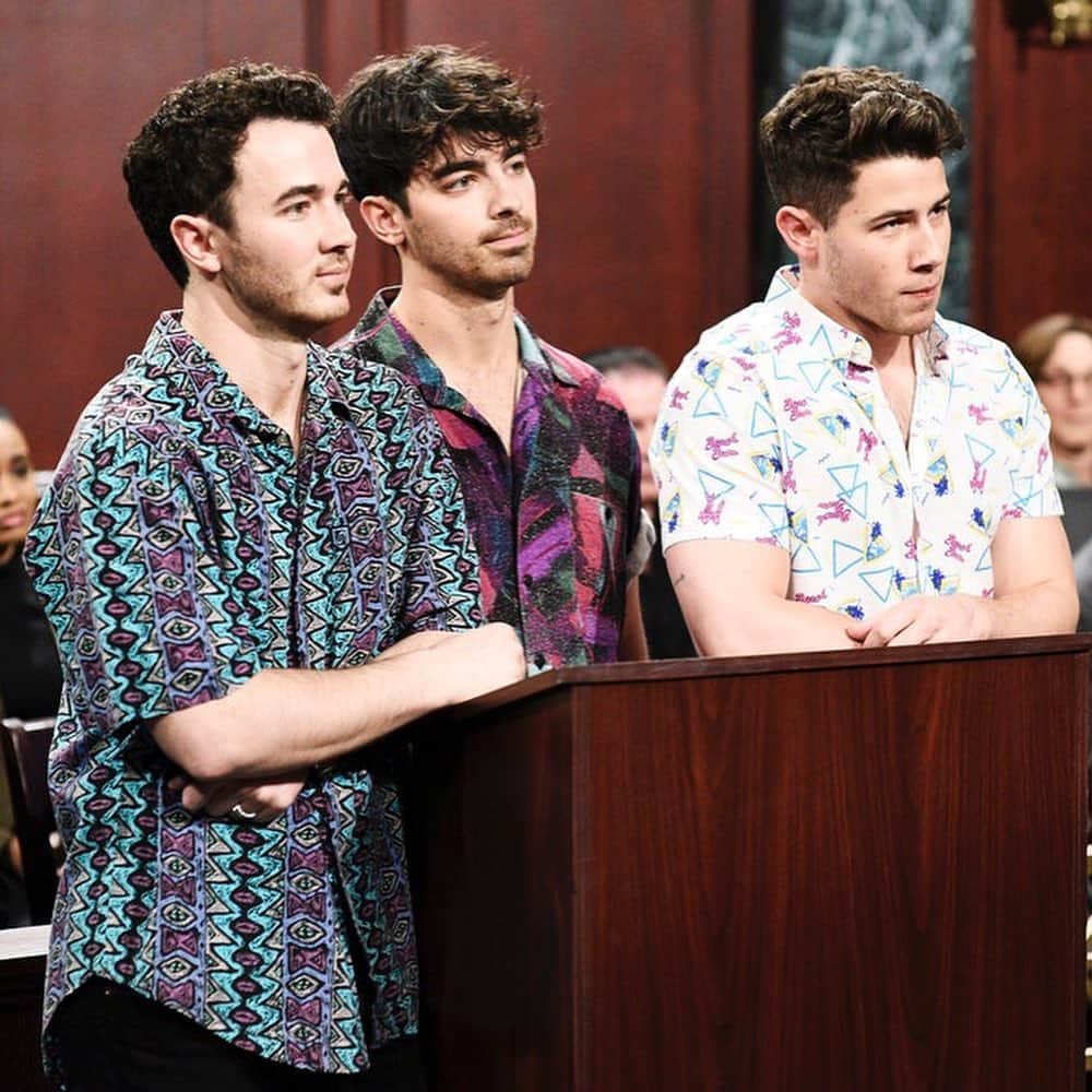 Just Jaredさんのインスタグラム写真 - (Just JaredInstagram)「The @jonasbrothers hit the stage at @nbcsnl for the second time. They even joined in on a sketch! #JonasBrothers #KevinJonas #JoeJonas #NickJonas #SaturdayNightLive Photos: @nbc」5月13日 2時04分 - justjared