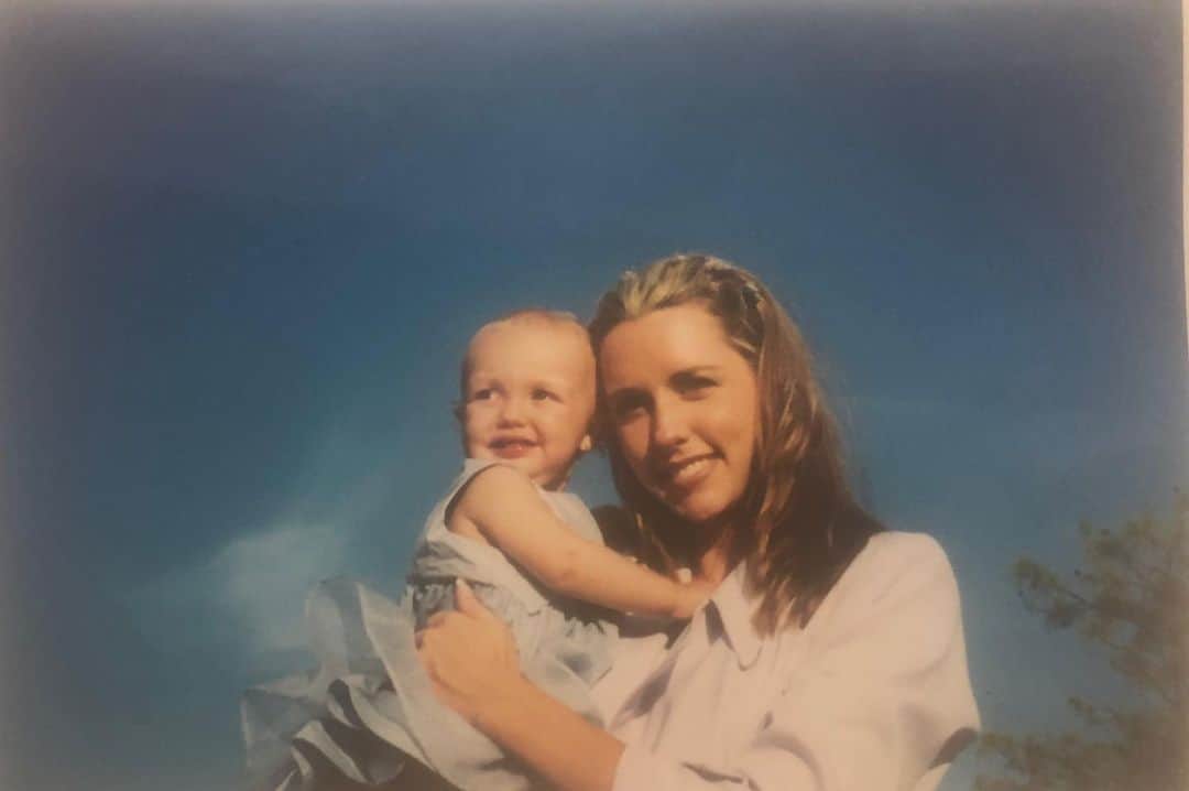 ペイトン・リストのインスタグラム：「Hey Mama you’re like... pretty freaking rad.」