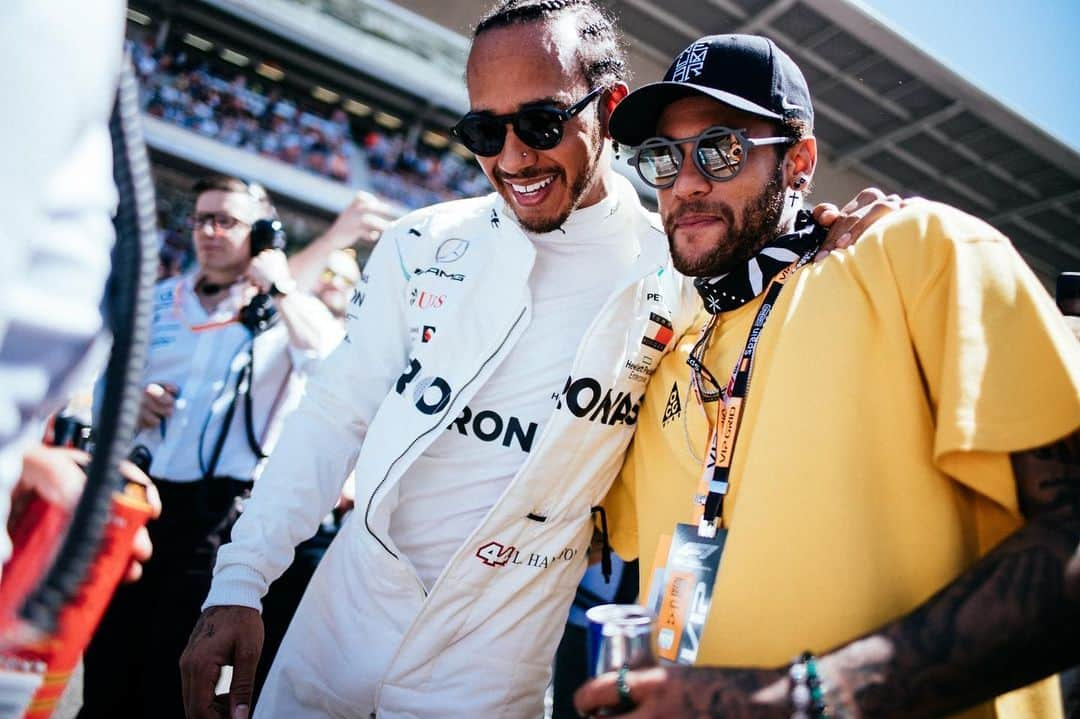 ネイマールさんのインスタグラム写真 - (ネイマールInstagram)「Congrats my bro 🙏🏽❤️ @lewishamilton u are the best」5月13日 2時15分 - neymarjr