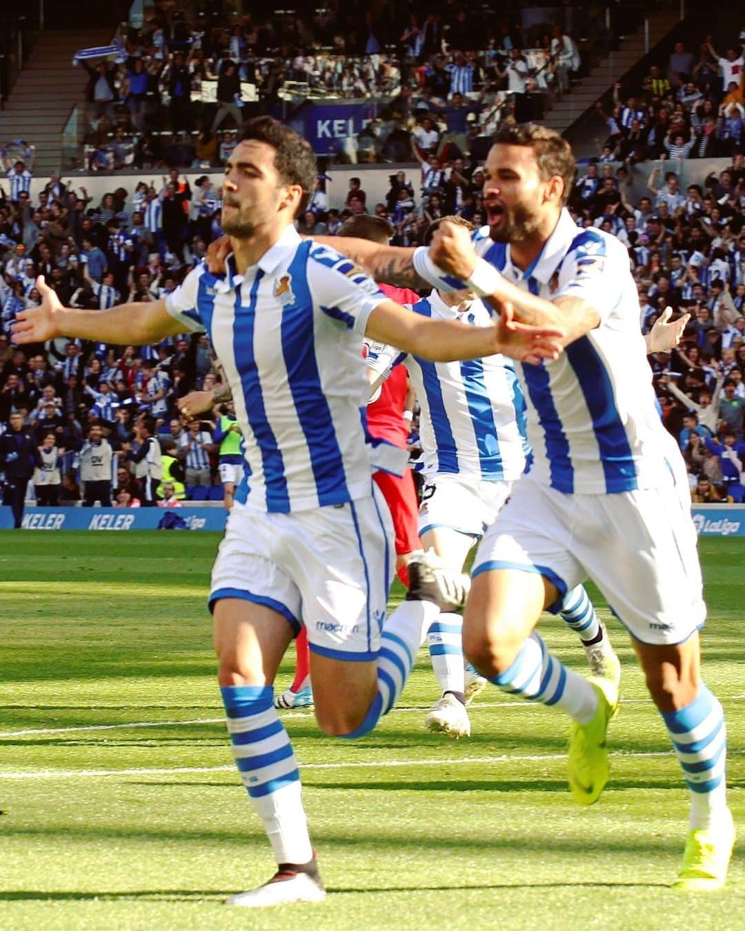 LFPさんのインスタグラム写真 - (LFPInstagram)「@mikelmerino in full flight! 🐥 • #LaLiga #LaLigaSantander #RealSociedad #MikelMerino #WillianJose #Football #Goals」5月13日 2時24分 - laliga