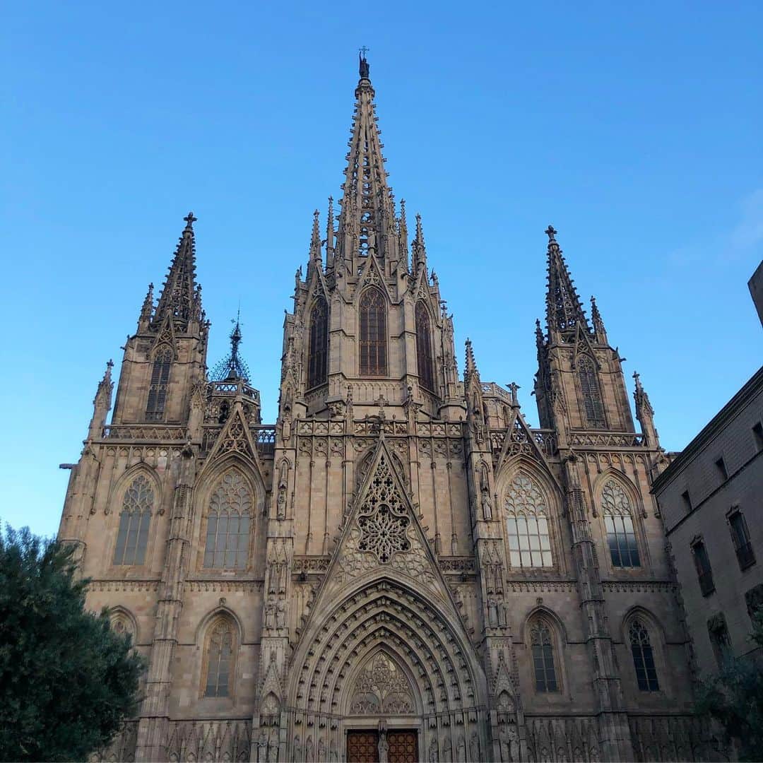 ダグラス・ラザノさんのインスタグラム写真 - (ダグラス・ラザノInstagram)「Hola from Barcelona! 🇪🇸❤️ #sagradafamilia #barceloneta #casabatlló #spain」5月13日 2時29分 - douglasrazzano