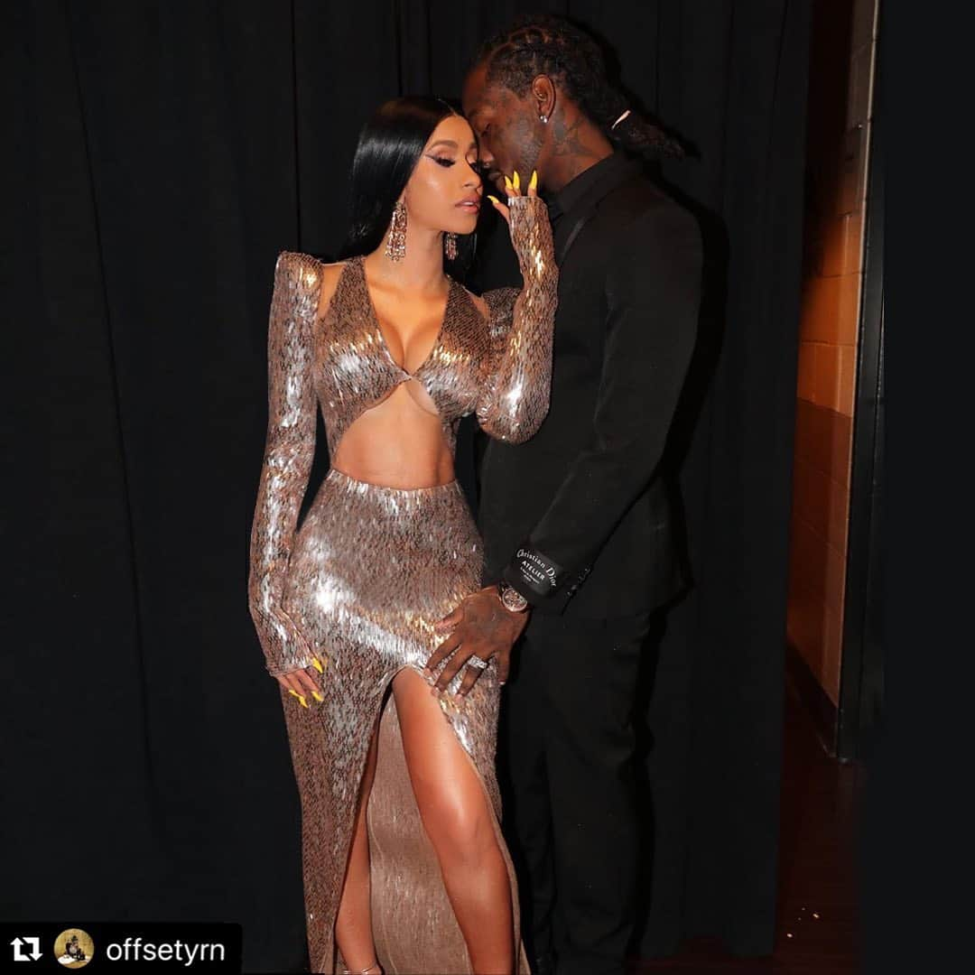 ジュリアンマクドナルドさんのインスタグラム写真 - (ジュリアンマクドナルドInstagram)「The stylish couple @iamcardib and @offsetyrn backstage at the @bbmas. @iamcardib glowing in a #julienmacdonald platinum lacquered sequinned gown. Styled by @kollincarter, hair by @tokyostylez , make-up by @erika_lapearl_mua.」5月13日 2時31分 - julienmacdonald