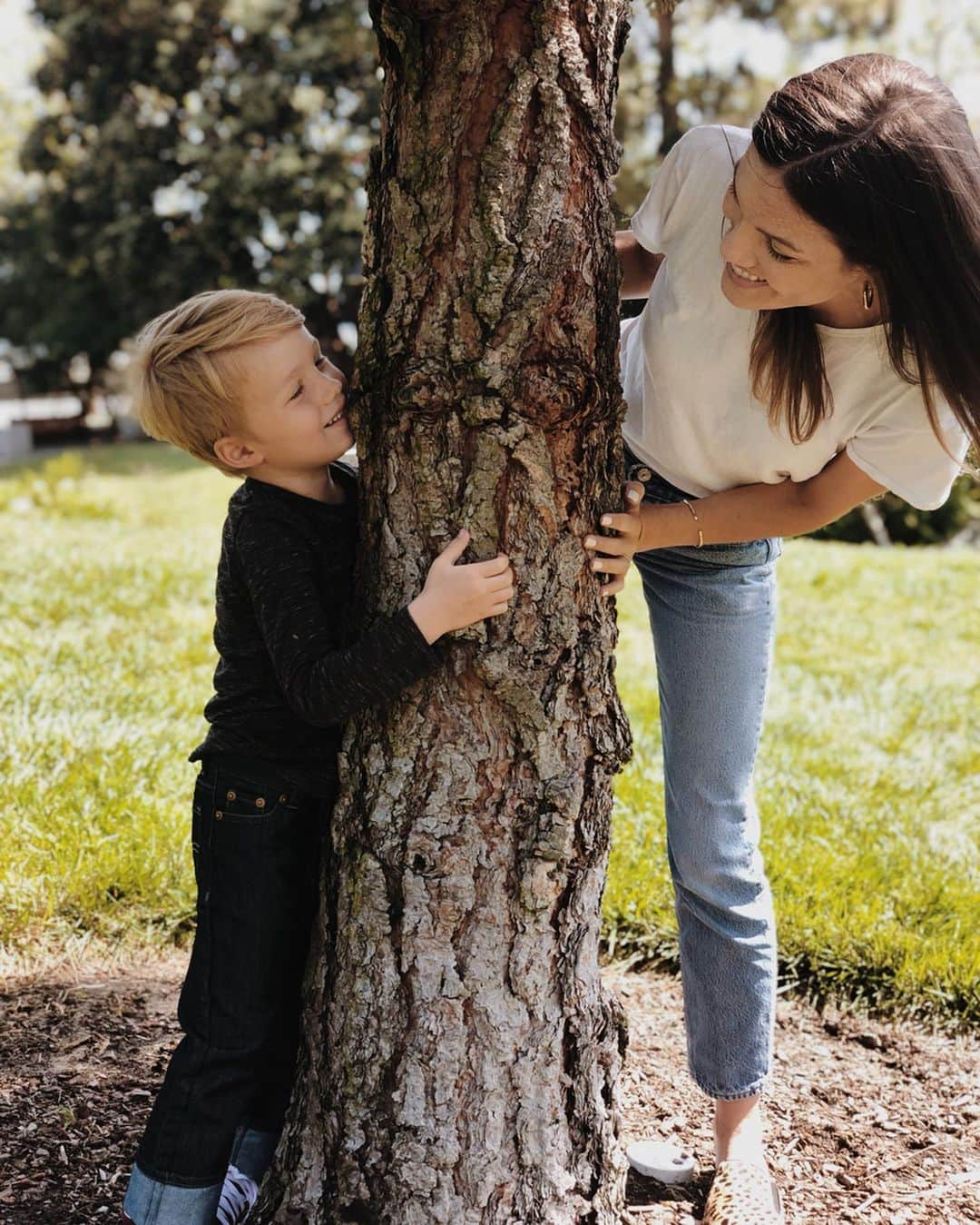 Levi’sさんのインスタグラム写真 - (Levi’sInstagram)「Happy Mother’s Day from our family to yours 💙 📷: @kcavvv」5月13日 2時44分 - levis