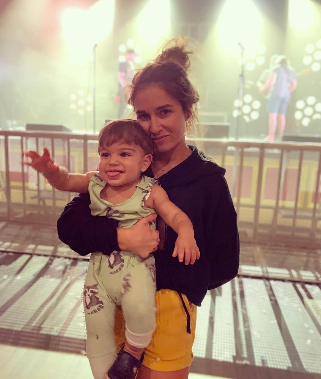 Jessie Jamesさんのインスタグラム写真 - (Jessie JamesInstagram)「Nothing I love more than being a mommy. My whole purpose in life was to be a mother to these babies.  Happy Mother’s Day to all the mamas out there. Nothing like the feeling of having your newborn placed in your arms. Makes me want another right now 💖😍」5月13日 2時42分 - jessiejamesdecker