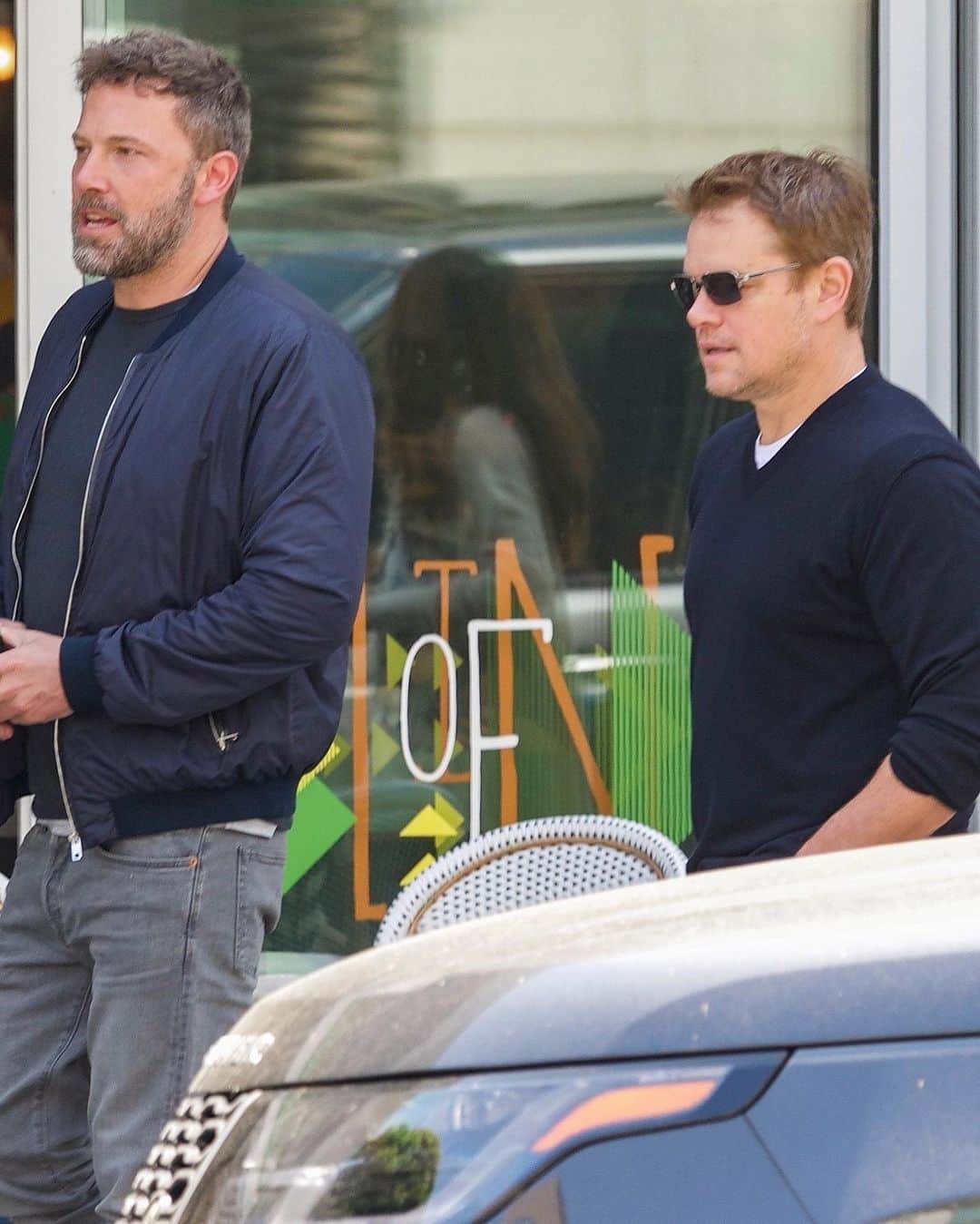 Just Jaredさんのインスタグラム写真 - (Just JaredInstagram)「@benaffleck & Matt Damon take their moms to the movies on Mother’s Day! #BenAffleck #MattDamon Photo: Backgrid」5月13日 14時05分 - justjared