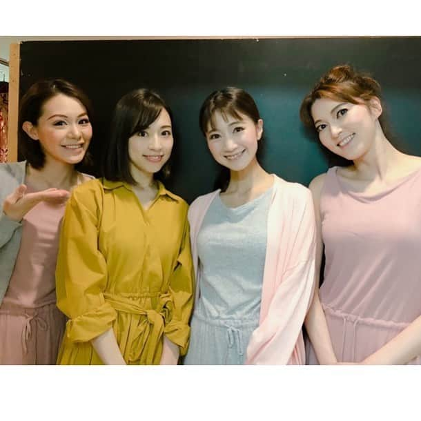 夢咲ねね（赤根那奈）さんのインスタグラム写真 - (夢咲ねね（赤根那奈）Instagram)「昨日の、新川文化ホールに妹が観にきてくれました🧡 地元の富山で舞台に立つことができて、親戚の方々や、富山の方、そして各方面から沢山の方に観ていただき、 感無量でした✨ 本当にありがとうございました。 · 次は大阪になります✨ · 心からお待ちしております✨ · #富山 #魚津 #新川文化ホール #ミラージュホール #笑う男 #ミュージカル  #愛加あゆ #姉妹  #朝夏まなとさん #宇月颯 #next #osaka #0512」5月13日 14時04分 - yumesaki__nene