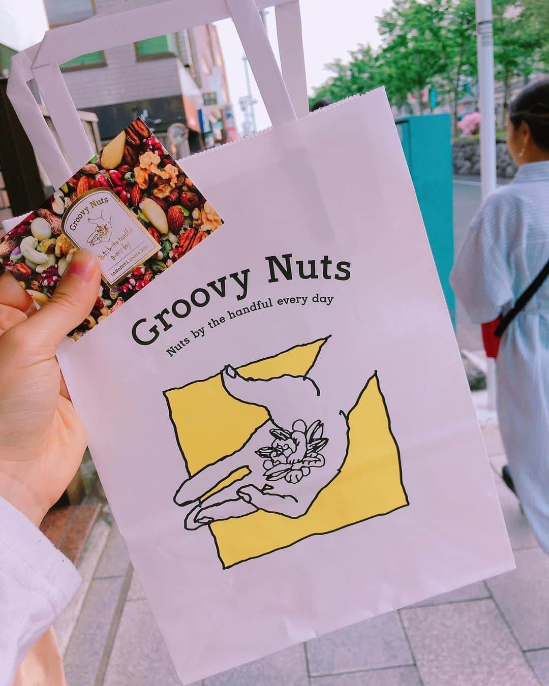 加藤ジーナさんのインスタグラム写真 - (加藤ジーナInstagram)「ナッツ〜🥜 めちゃめちゃ好き〜 お腹空いたらナッツ🥜 とりあえずナッツ🥜 基本的には味付けなしの物を食べるけど、 たまには美味しい味付けしてあるのも良いよね👶🏻💕 #groovynuts #鎌倉 #ナッツ #おつまみ #おやつ #🤤」5月13日 13時00分 - katogina_718