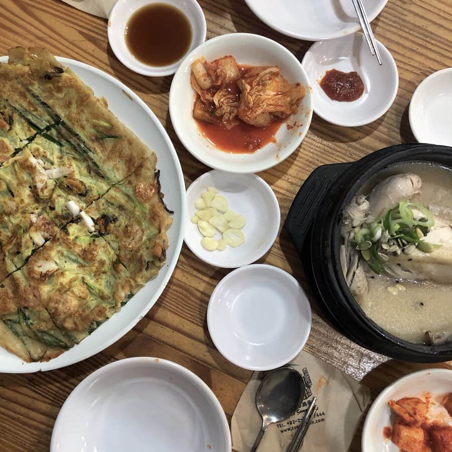 柿本絢菜 (24)さんのインスタグラム写真 - (柿本絢菜 (24)Instagram)「・ 母の日のプレゼント、韓国旅行。 短かったけど楽しい旅行になりました。 美味しいものいっぱい食べて、コルギ体験して...🥄 今回の旅行についてたくさん質問いただいたので、 あとでvlogにしてまとめようと思います♥︎♥︎ #韓国」5月13日 13時11分 - aa_2.8
