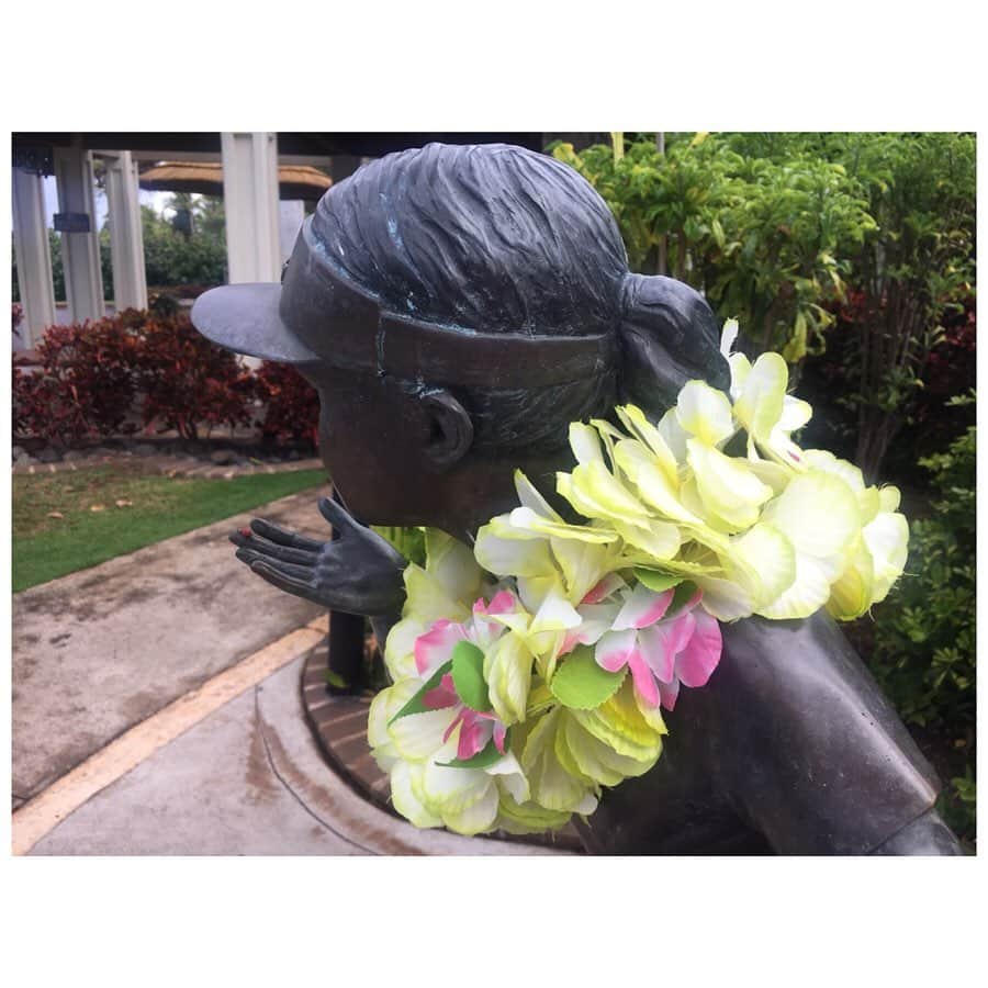 芦崎愛さんのインスタグラム写真 - (芦崎愛Instagram)「てんとう虫をふうっとしているミシェルウィーの銅像🐞コオリナに着いたと感激した瞬間です！ #koolinagolfclub #resort #hawaii #ゴルフ #ゴルフ旅行 #ゴルフ女子 #旅行」5月13日 13時39分 - mana_ashizaki