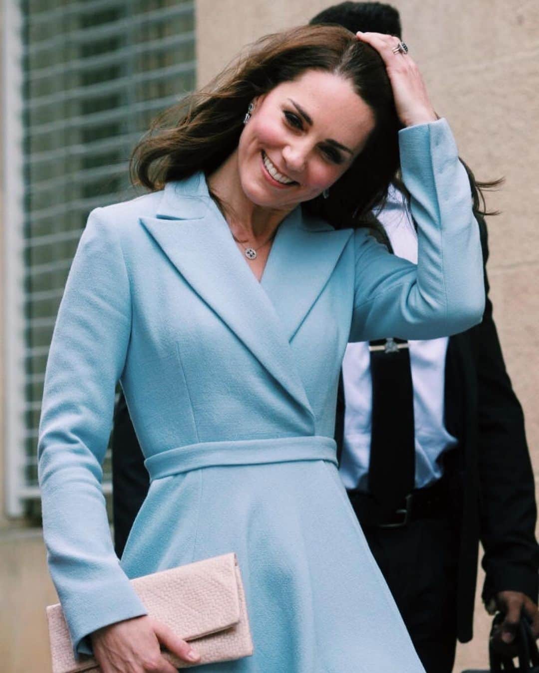 キャサリン（ケンブリッジ公爵夫人）さんのインスタグラム写真 - (キャサリン（ケンブリッジ公爵夫人）Instagram)「Duchess Kate wears British designer favourite Emilia Wickstead for day visit to Luxembourg #2017」5月13日 13時45分 - hrhtheduchessofcambridge