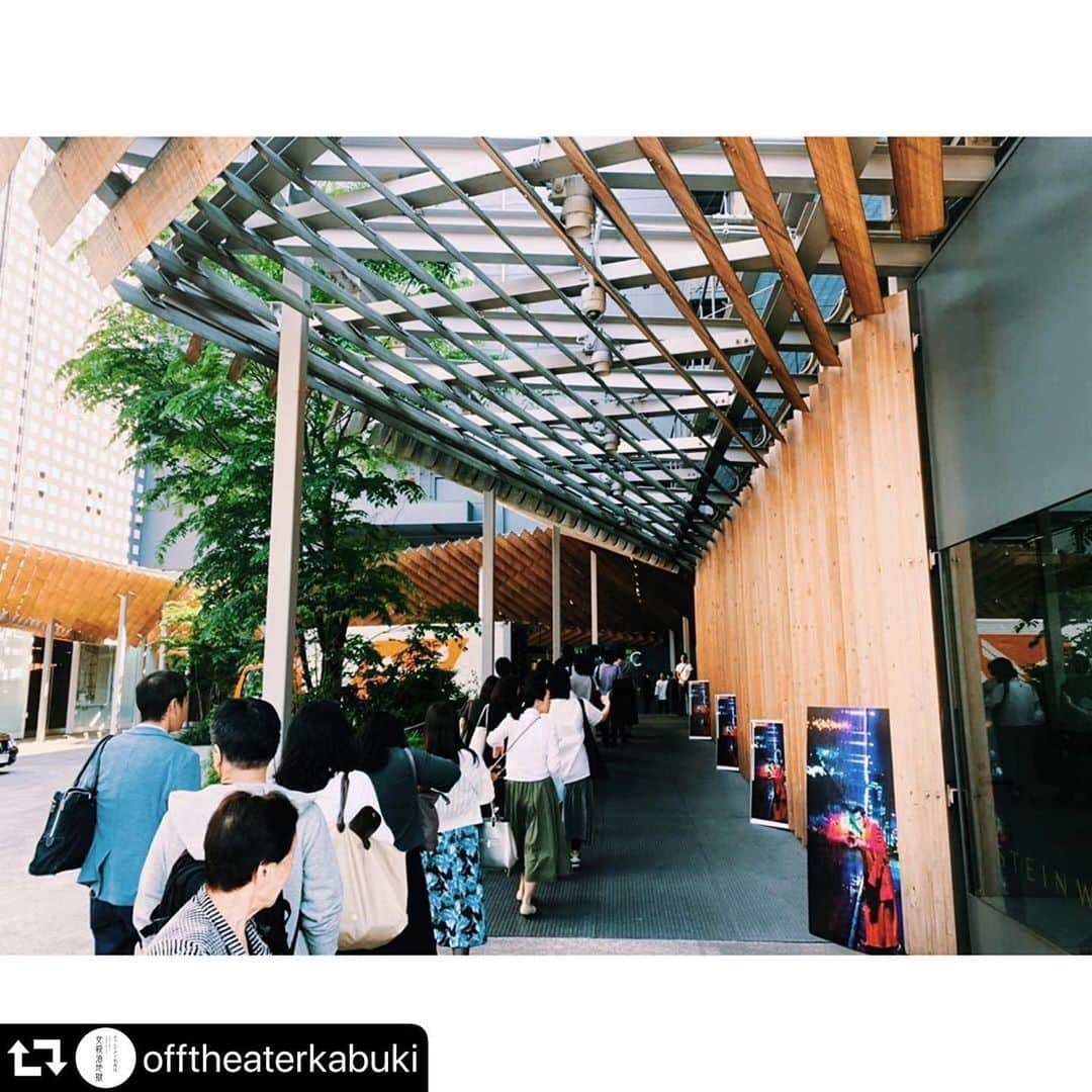 中村獅童さんのインスタグラム写真 - (中村獅童Instagram)「#repost @offtheaterkabuki ・・・ #オフシアター歌舞伎 天気も良く無事に開幕の週末でした #女殺油地獄 今週金曜日までが寺田倉庫です！  @offtheaterkabuki #中村獅童 #中村壱太郎 #上村吉弥 #嵐橘三郎 #赤堀雅秋 #荒川良々 #歌舞伎 #kabuki  よろしくお願い致します。」5月13日 13時46分 - shido_nakamura