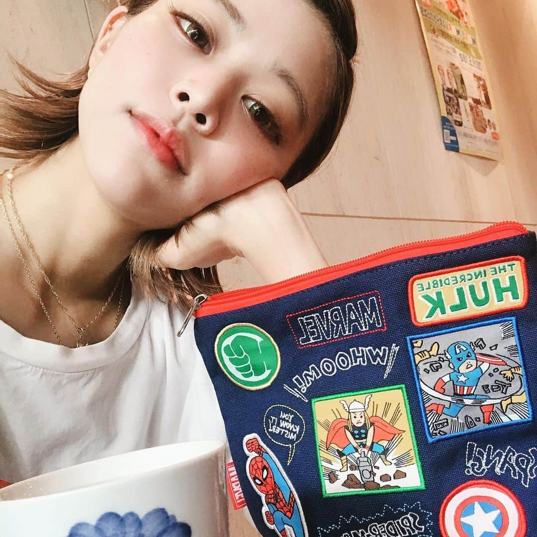 ロザリーナさんのインスタグラム写真 - (ロザリーナInstagram)「ワンマン祝いにスタッフさんがくれたポーチ♡  #marvel  #だいすき  #キャンペーン  #福岡なう」5月13日 13時52分 - lozareena