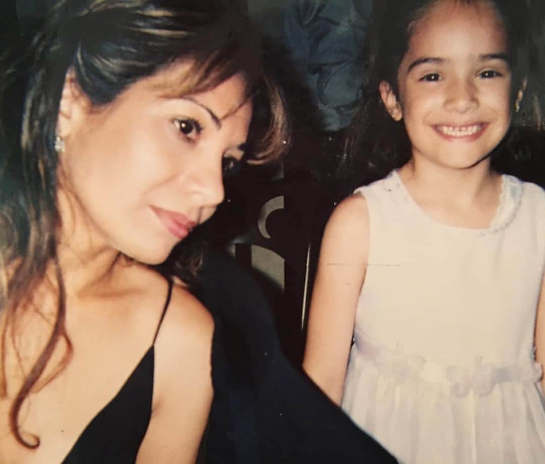 チャチー・ゴンザレスのインスタグラム：「Happy Mother’s Day to my beautiful momma and to all the mothers out there 💞💞💞」
