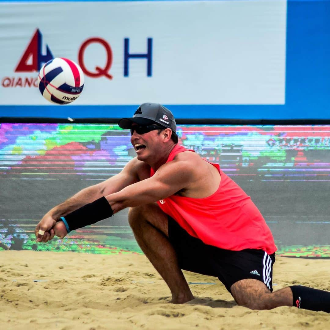 USA Volleyballさんのインスタグラム写真 - (USA VolleyballInstagram)「🥇 for the U.S. men's trio of @onehandvb, @paralympic3 and @chrisseilkop in the first-ever Beach @worldparavolley World Series Tour event on Sunday. Meanwhile the women's team of @Meredith.Gross, Skye McDermott and @Auturagan earn 🥈. Check out www.usavolleyball.org for details.」5月13日 5時36分 - usavolleyball