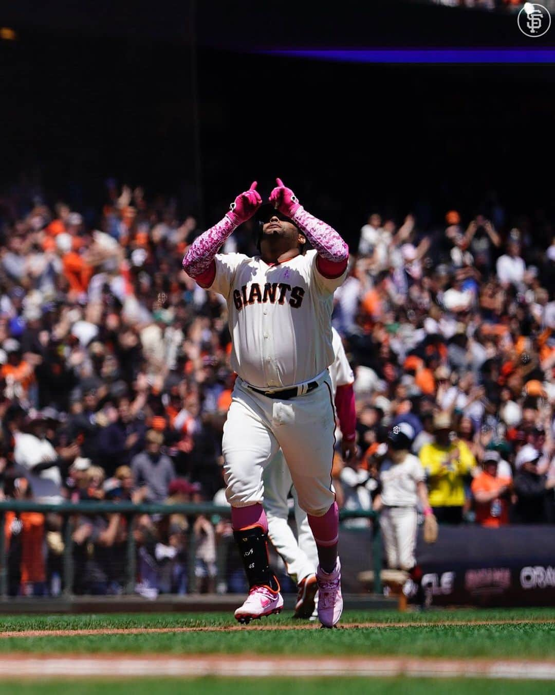 サンフランシスコ・ジャイアンツさんのインスタグラム写真 - (サンフランシスコ・ジャイアンツInstagram)「Pink Panda power 🐼💪 #SFGiants」5月13日 5時50分 - sfgiants