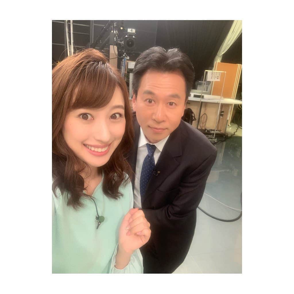 楠紗友里さんのインスタグラム写真 - (楠紗友里Instagram)「今日からまた一週間が始まりましたね！ 今日の清水キャスターは、とてもお疲れの様子…💦 頑張って目を開けてくれています😪 今朝もバタバタのOAでしたが、無事終えられてほっと一息☕️ #bsテレ東 #早起き日経プラスft #日本経済新聞 #financialtimes #朝番組 #生放送 #tvshow #morningshow #goodmorning #monday #一週間 #頑張りましょう #お仕事」5月13日 5時52分 - sayuri_kusunoki