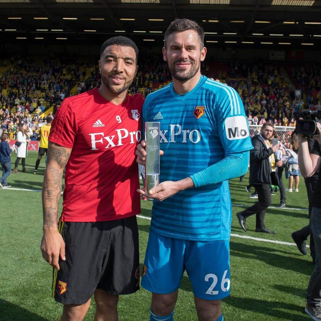 ベン・フォスターさんのインスタグラム写真 - (ベン・フォスターInstagram)「‪Can’t quite believe we lost that 4-1 however it’s been a fantastic season. Enjoyed every second. These guys ☝️ and every other Watford player, staff and fan make it a pleasure to go to work every day.‬ Hopefully @josecholevas red card will be overturned, love ya mate😘」5月13日 6時00分 - benfosters