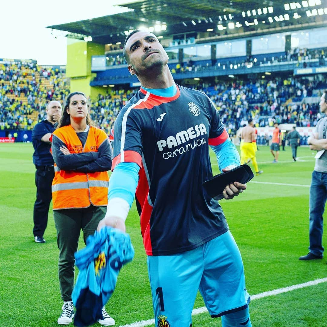 セルヒオ・アセンホ・アンドレスさんのインスタグラム写真 - (セルヒオ・アセンホ・アンドレスInstagram)「Para vosotros @villarrealcf 💛💛💛」5月13日 6時14分 - sergioasenjo1