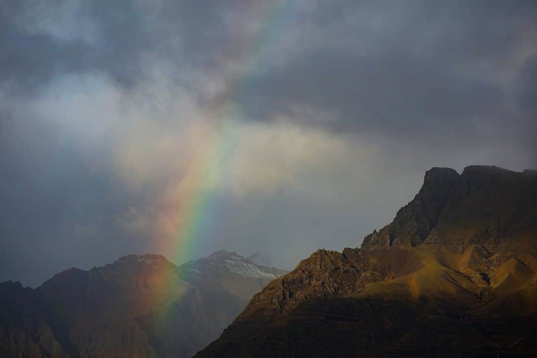 National Geographic Travelさんのインスタグラム写真 - (National Geographic TravelInstagram)「Photo by @mborowick | A rainbow forms after a storm rolls through creating a beautiful moment as it fades away into the mist. Icelandic weather changes incredibly fast meaning that these epic scenes of nature only last for minutes at a time before disappearing. #iceland #weather #nature #explore #adventure」5月13日 6時18分 - natgeotravel