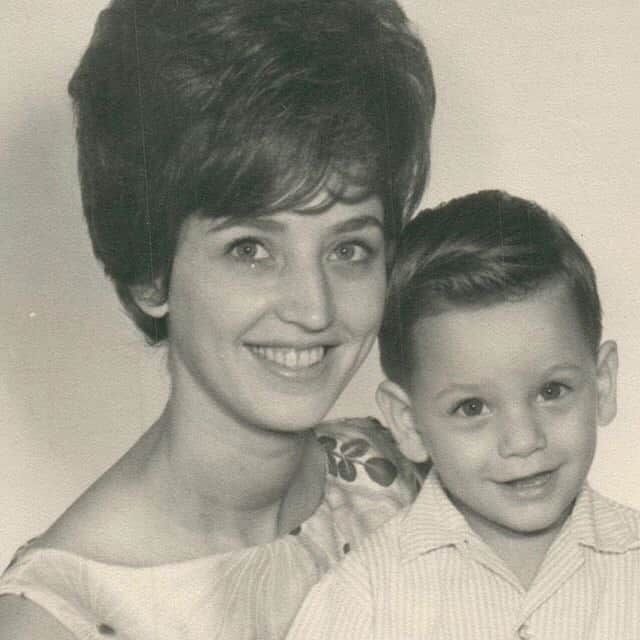 People Magazineさんのインスタグラム写真 - (People MagazineInstagram)「John Stamos is celebrating his mom and all of the love she's given. ❤️#Regram @johnstamos: "Love is what she saw in everyone and any situation.  #happymothersday Mom. Now a parent myself, boy do I appreciate you more than ever."」5月13日 6時32分 - people