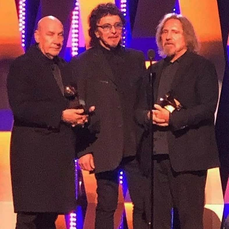 ギーザー・バトラーさんのインスタグラム写真 - (ギーザー・バトラーInstagram)「Last night @recordingacademy #lifetimeachievementaward @billwarddrummer @iommi099 @whatsamotta @risamargo @gloriadeebutler We’ll done @rivalsons #cheers」5月13日 6時28分 - geezerbutler