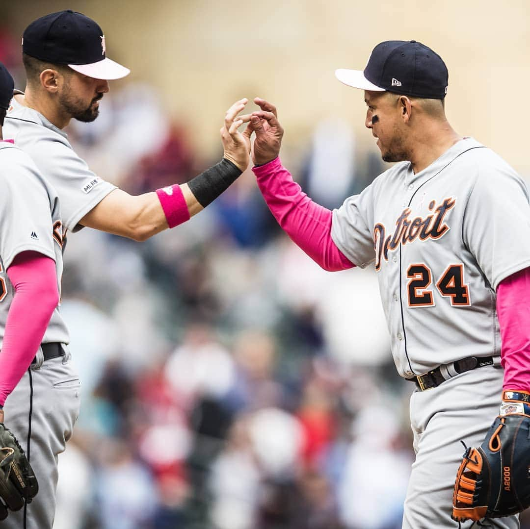 デトロイト・タイガースさんのインスタグラム写真 - (デトロイト・タイガースInstagram)「The best #MothersDay gift: A #TigersWin!!」5月13日 6時40分 - tigers