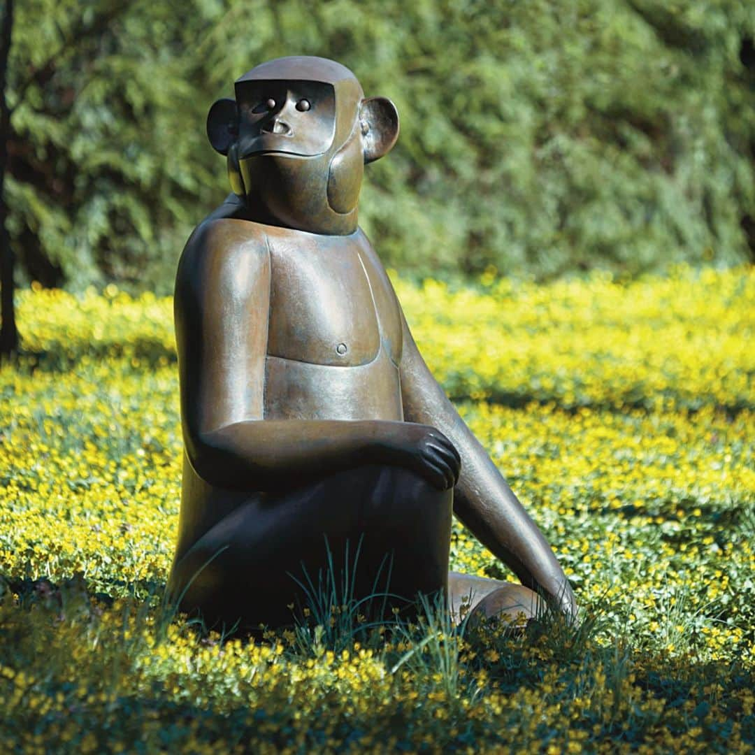 サザビーズさんのインスタグラム写真 - (サザビーズInstagram)「Number six from an edition of eight, François-Xavier Lalanne’s charming monkey, ‘Singe Avisé (Grand)’ is a rare and monumental bronze sculpture from circa 2005 that encapsulates the artist’s life-long fascination with the zoological world. Lalanne’s “avise”, or “insightful”, monkey represents wisdom. Here, Lalanne’s ‘Singe’ is pensively looking away, echoing the double entendre created by the word “avise”— the French verb “viser” referring to sight. Spectacular in volume, the work is imbued with the sense of playful elegance so often associated with Lalanne’s work. Swing by our newly-reimagined York Avenue galleries through 22 May to view this playful creature – a highlight of our Important Design sale on 23 May in #NYC. #SothebysDesign #Lalanne #monkey」5月13日 6時48分 - sothebys