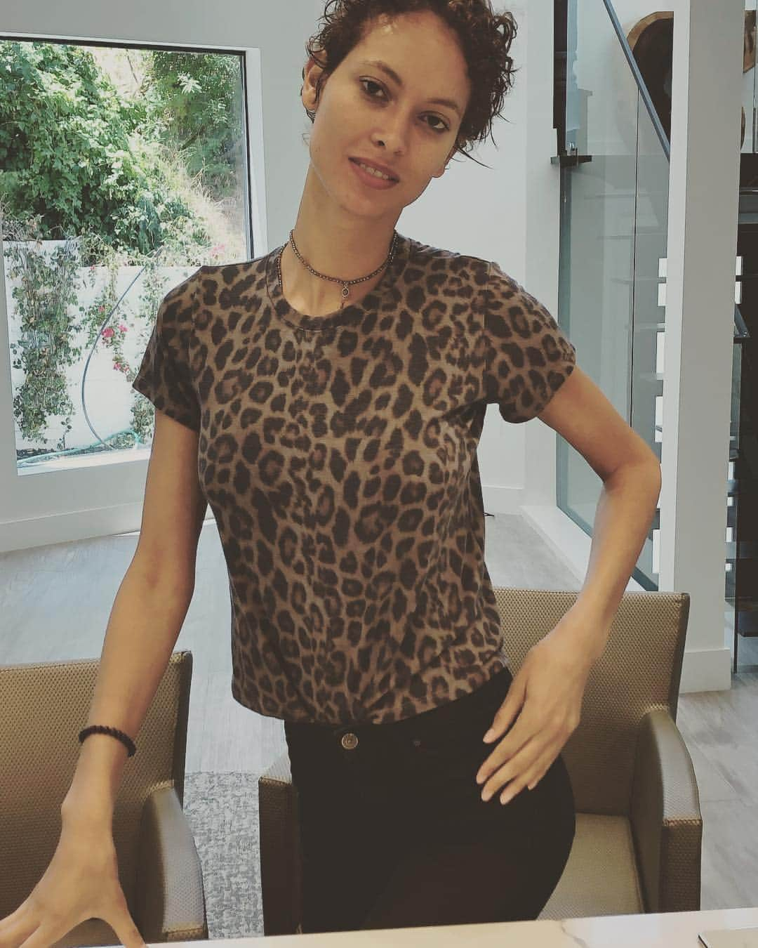 プリンス ピーターさんのインスタグラム写真 - (プリンス ピーターInstagram)「OUR NEW BLUE LEOPARD 🐆 TEE only @southmoonunder #leopardtee #antm #blueleopard #animaltee #animalprint #freepeople #nordstrom #bloomingdales #saksfifthavenue @mzlisajackson」5月13日 6時44分 - prince_peter_collection