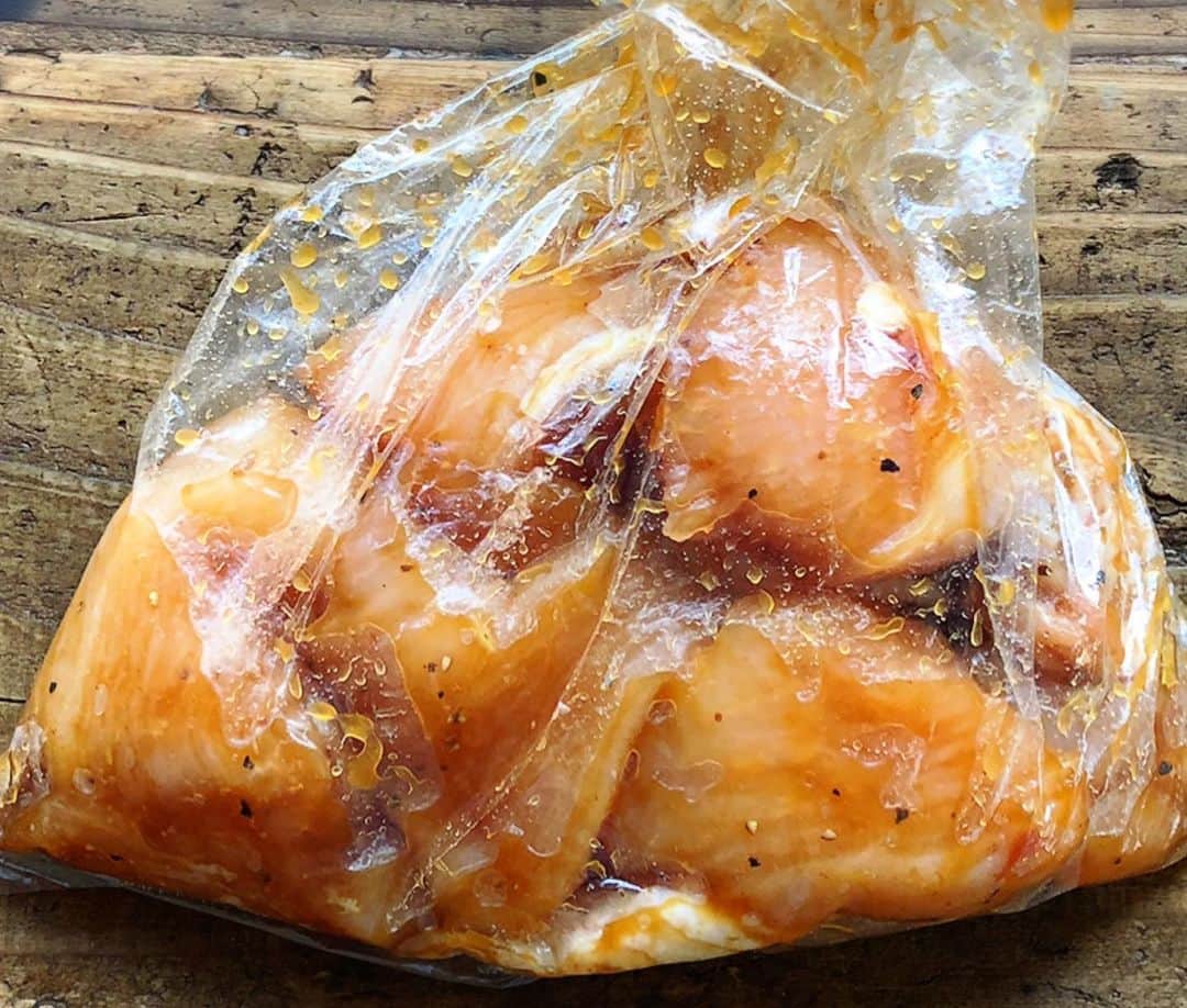 Mizuki【料理ブロガー・簡単レシピ】さんのインスタグラム写真 - (Mizuki【料理ブロガー・簡単レシピ】Instagram)「・ ♡焼肉のたれde超簡単♡ 鶏むね肉の唐揚げ ・ おはようございます(*^^*) 今朝のブログでは #焼肉のたれ で下味をつける #鶏むね肉の唐揚げ を ご紹介させていただきました♩ 漬け込み時間はたったの5分♡ しかも少ない油で作れますよ♫ #お弁当 にもおすすめなので よかったらお試し下さいね(*^^*) ・ ・  #ブログ更新しました ・ ・  ブログ(レシピ)はホームのリンクよりご覧下さい↓ @mizuki_31cafe 【Mizuki公式ラインブログ】 https://lineblog.me/mizuki_official/ ・ ・ #唐揚げ#鶏むね肉#Mizuki#簡単#時短#節約#料理#レシピ#フーディーテーブル#ブログ#おうちごはん#おうちカフェ#デリスタグラマー#料理好きな人と繋がりたい#料理ブロガー#おうちごはんlover #foodpic#food#follow#cooking#recipe#lin_stagrammer#delimia」5月13日 7時20分 - mizuki_31cafe