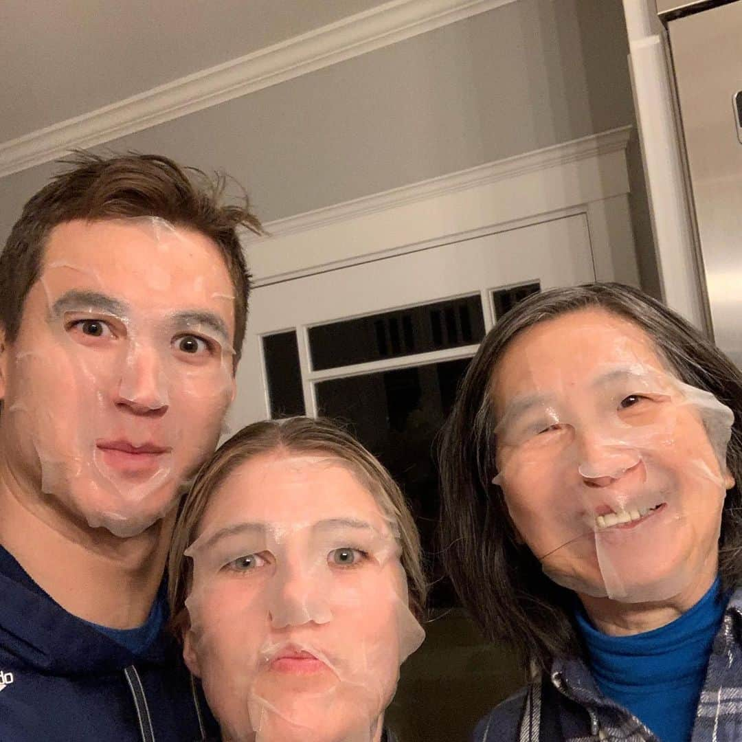 ネイサン・エイドリアンさんのインスタグラム写真 - (ネイサン・エイドリアンInstagram)「Happy Mother’s Day to my momma! It has been a crazy year and even though you’re a couple states away you dropped everything to be there for me when I needed you most! I love you!」5月13日 7時33分 - nathangadrian